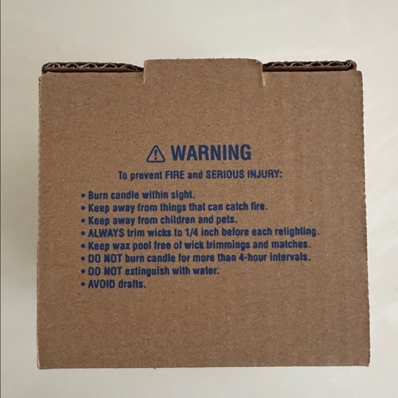 BATH & BODY WORKDS Bath 3 Wick Sweater Weather Candle - Picture 8 of 8